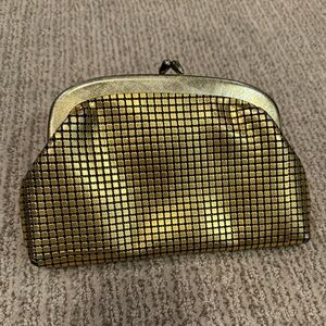 La Regale vintage Gold clutch